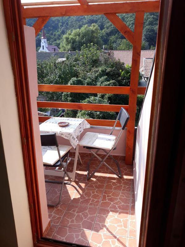 Hotel Kis Rigo Vendeghaz Salgótarján Exterior foto